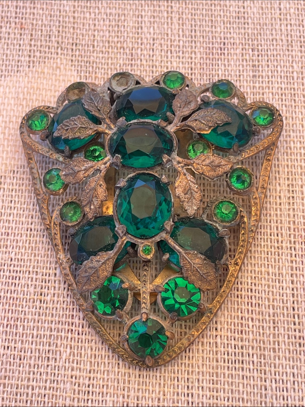 Vintage Emerald Green Rhinestone Shield Brooch - Picture 4 of 7